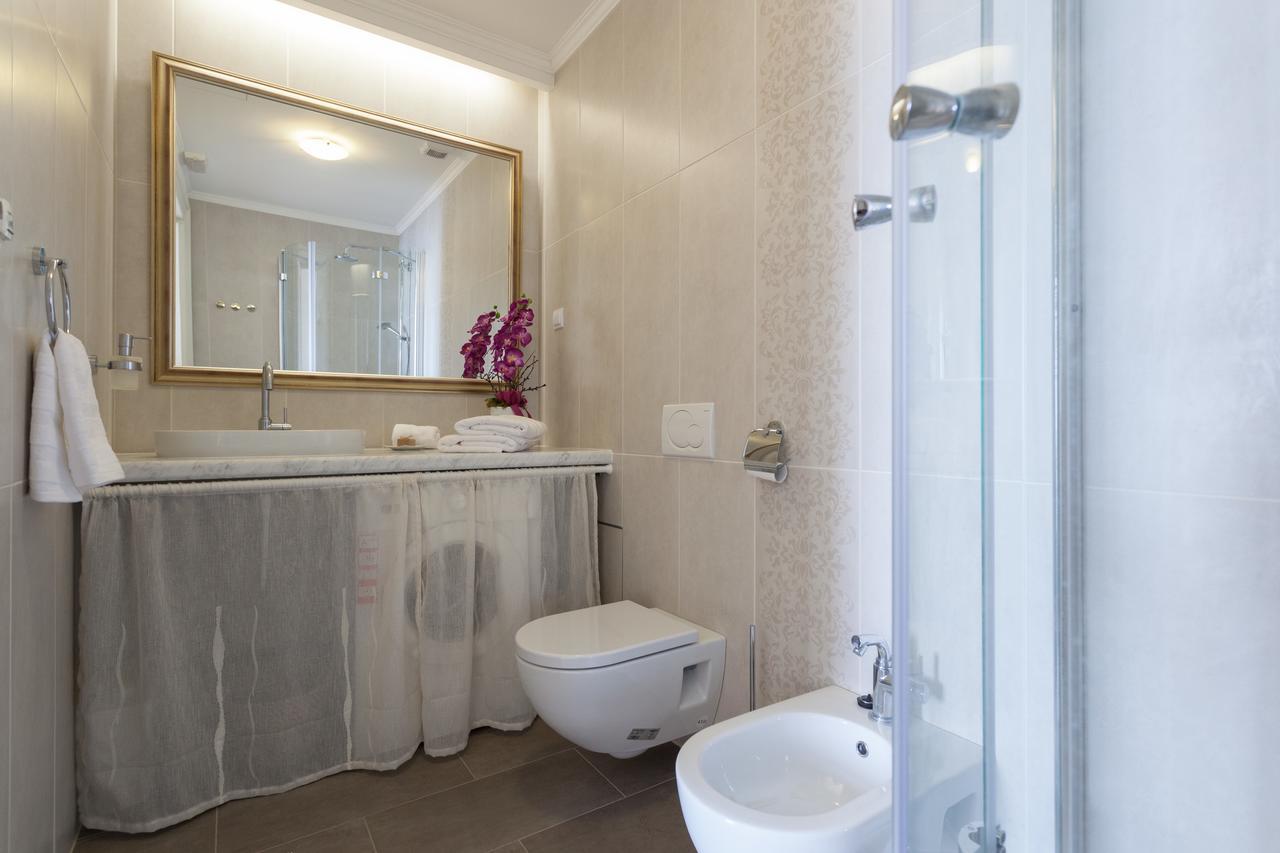 Luxury Beachfront Apartment Banje Dubrovnik Kültér fotó