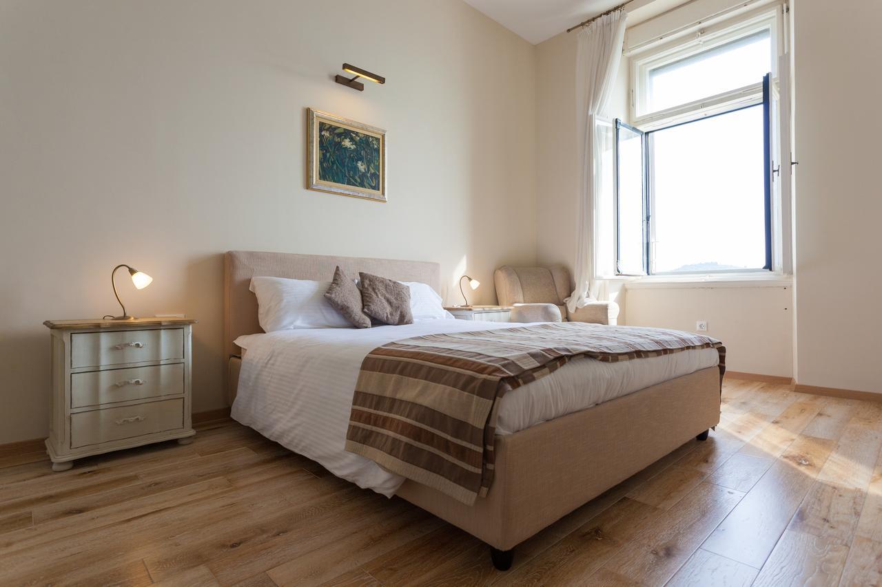 Luxury Beachfront Apartment Banje Dubrovnik Kültér fotó